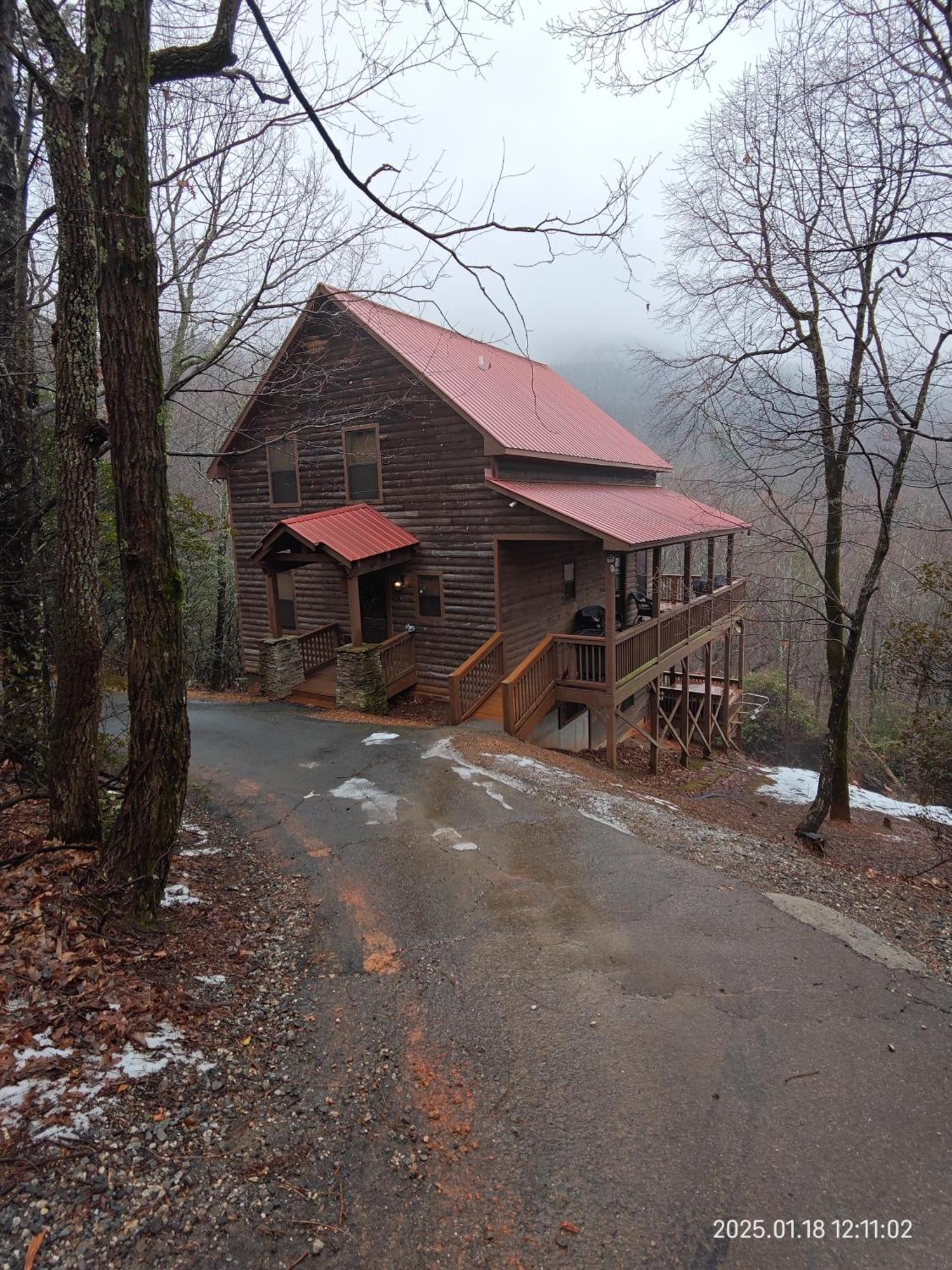 Red Roof Retreat Villa Cleveland Exterior photo